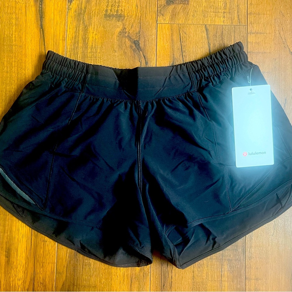 NWT LULULEMON size 8 Hotty Hots